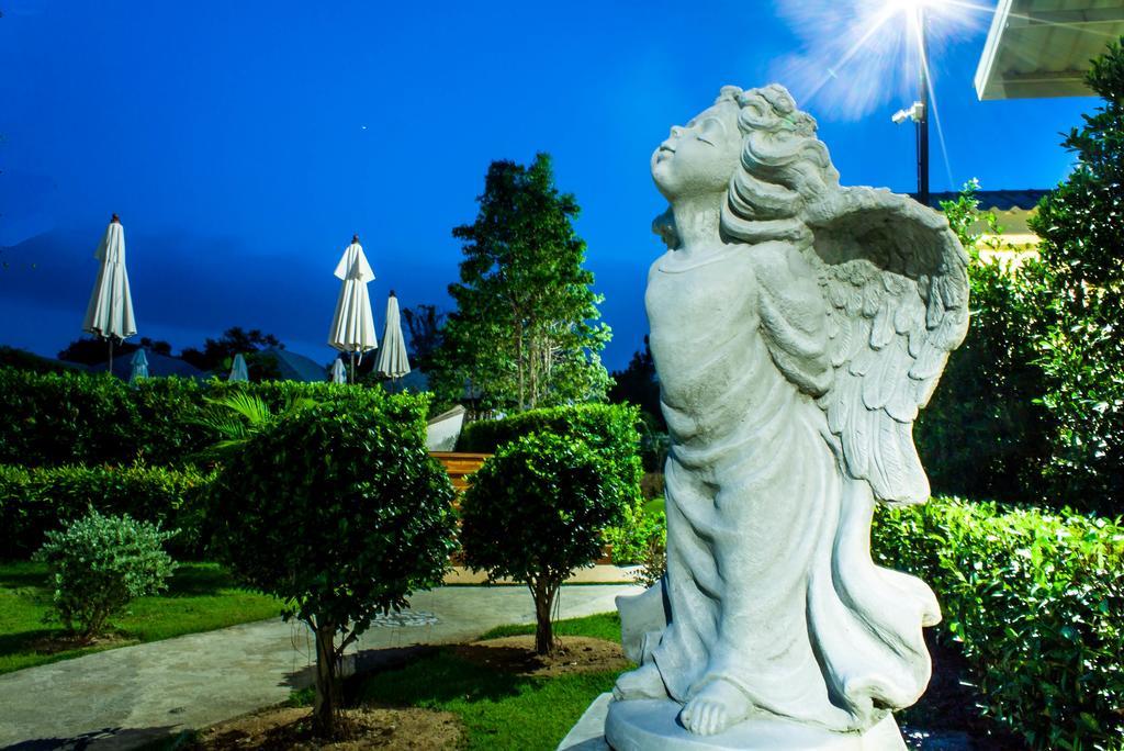 Perennial Resort Nai Yang Bagian luar foto